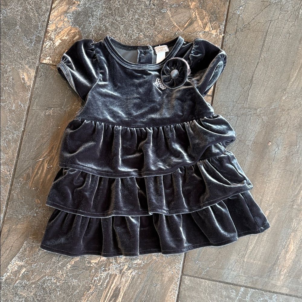 Nordstrom Baby Girls Black Velvet Tiered Holiday Dress with Flower
Size 9 Month